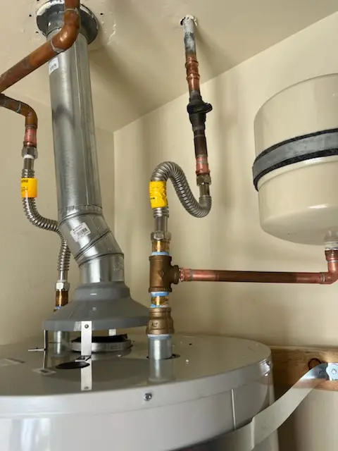 Water heater installation and plumbing repair in The Thicket